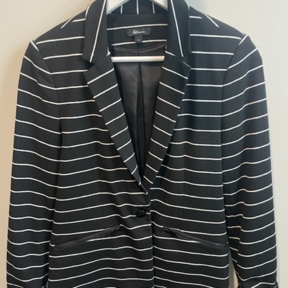 Black striped blazer sz 8 - Picture 1 of 3